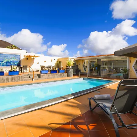 Villa Madora - Private Pool, Amazing Garden, Sea View & Quiet Location *