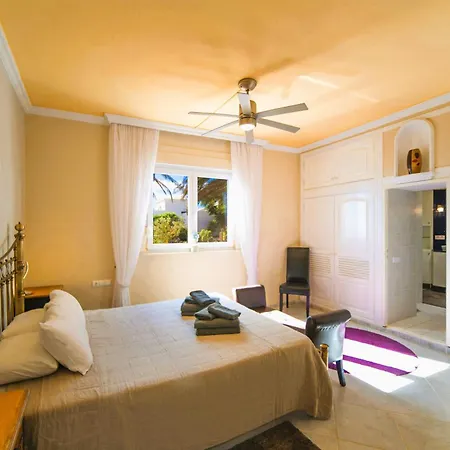 Villa Madora - Private Pool, Amazing Garden, Sea View & Quiet Location La Asomada (Lanzarote)