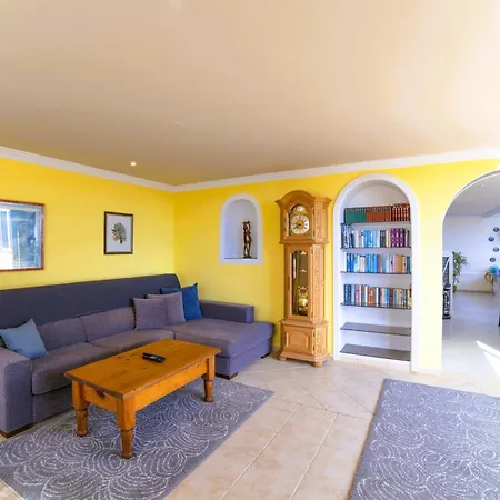 Madora - Private Pool, Amazing Garden, Sea View & Quiet Location Villa