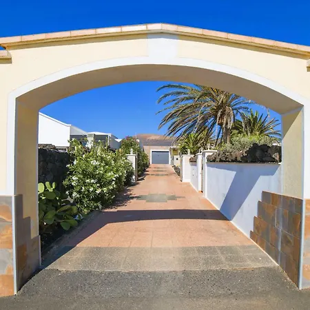 Madora - Private Pool, Amazing Garden, Sea View & Quiet Location Villa *