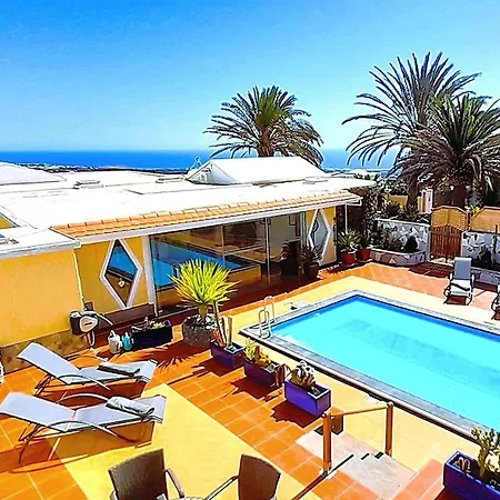 Villa Madora - Private Pool, Amazing Garden, Sea View & Quiet Location La Asomada (Lanzarote)