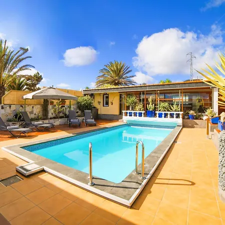 Madora - Private Pool, Amazing Garden, Sea View & Quiet Location Villa