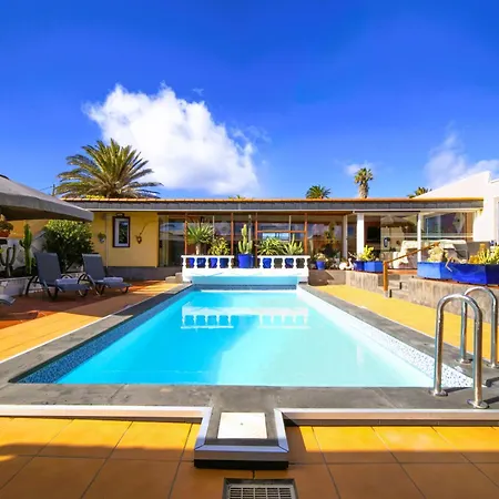 Madora - Private Pool, Amazing Garden, Sea View & Quiet Location
