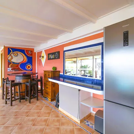 Madora - Private Pool, Amazing Garden, Sea View & Quiet Location Villa