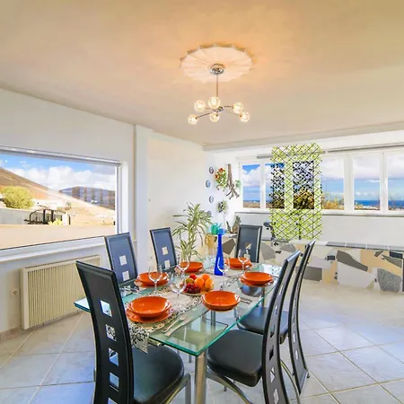 Villa Madora - Private Pool, Amazing Garden, Sea View & Quiet Location La Asomada (Lanzarote)