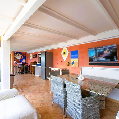 Madora - Private Pool, Amazing Garden, Sea View & Quiet Location La Asomada (Lanzarote)