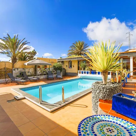 Villa Madora - Private Pool, Amazing Garden, Sea View & Quiet Location La Asomada (Lanzarote)
